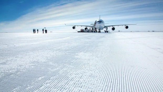 Un Airbus A340 aterriza por primera vez sobre el hielo en la Antártida