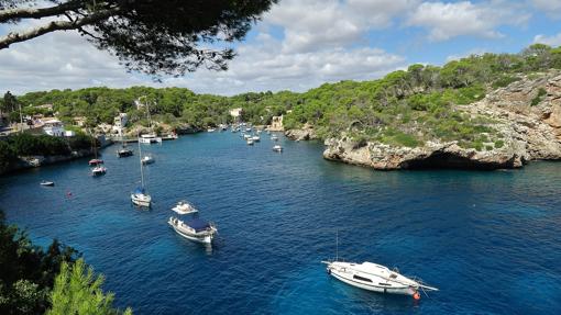 Entrada por mar a Cala Figuera