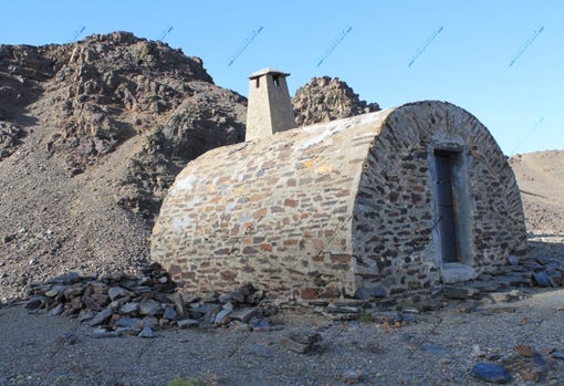 El refugio Vivac del Caballo en Sierra Nevada