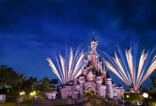 Espectáculo Disney Illuminations castillo Bella Durmiente