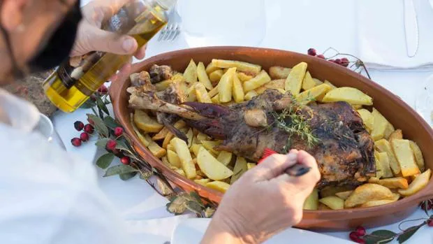 Ruta gastronómica en Sierra Morena: platos típicos, mosto y licores tradicionales para combatir el frío