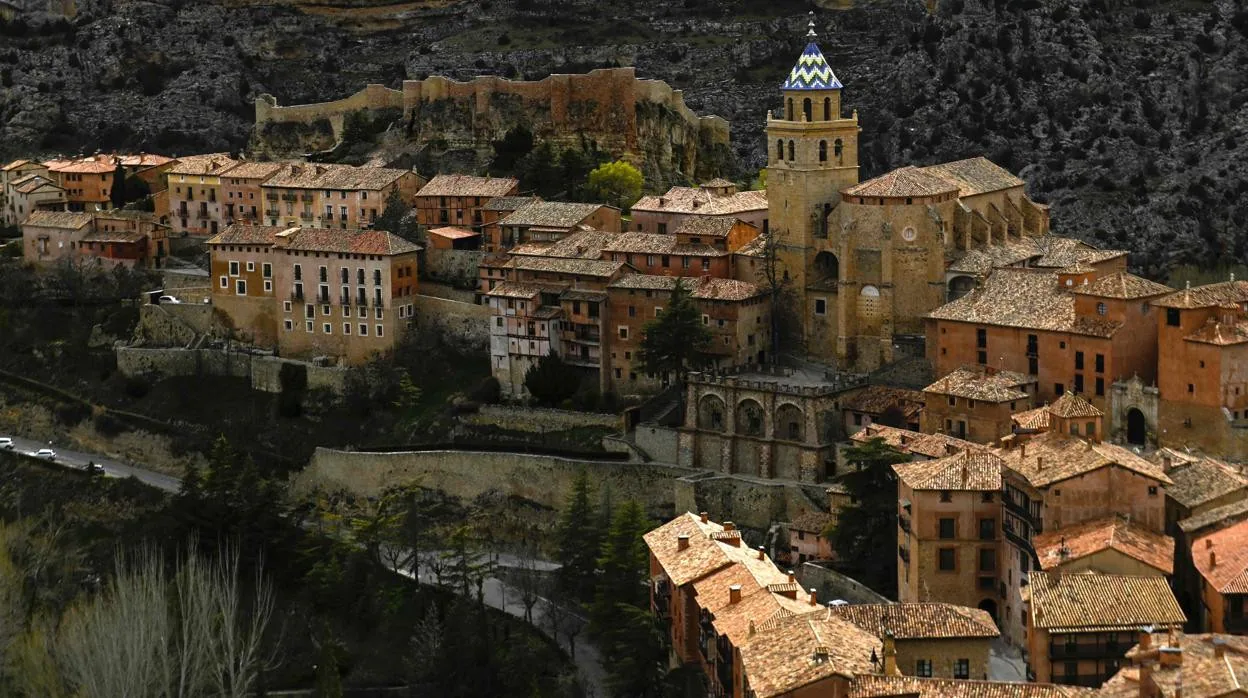 Pueblos y de Teruel que muestran la belleza de España
