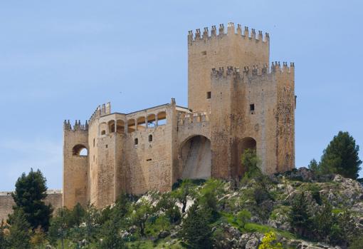 Castillo de Vélez-Blanco, una obra señorial que corona el municipio.