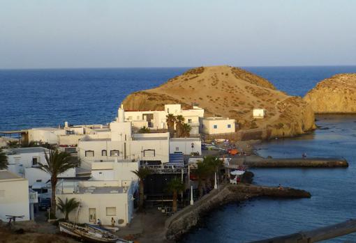 Vista de los fondeaderos de la Isleta del Moro.