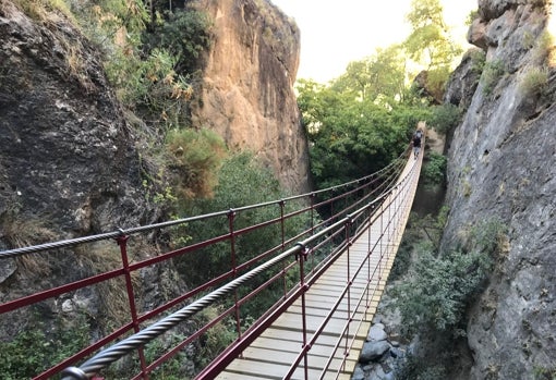 Puente colgante de los Cahorros