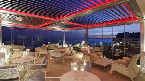Rooftop del Amàre Beach Hotel Marbella, que acaba de inaugurar la nueva temporada