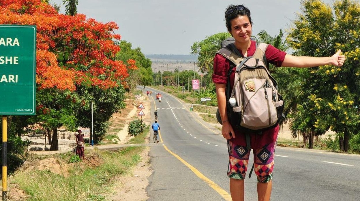 Laura Lazzarino hace dedo rumbo a Tanga, Tanzania