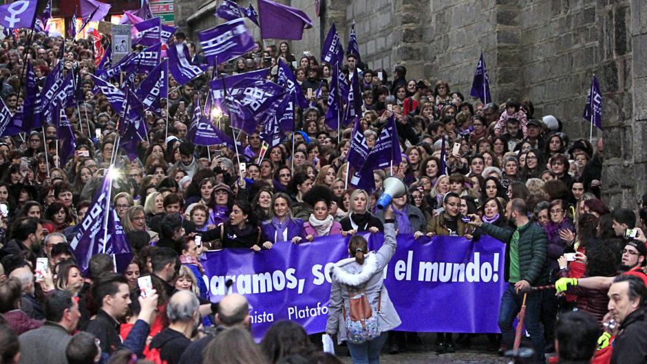 Histórica manifestación en Toledo por la mujer