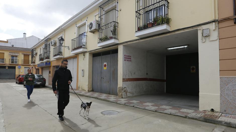 Una vecina: «Es muy fuerte esto para una madre»