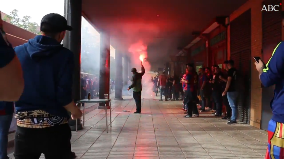 Así vivieron sevillistas y culés la final de la Copa del Rey